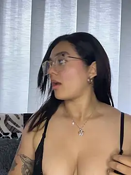 Snapshot of camianddanna chatting on 01-27-25, 08:39 camianddanna online show from 01-27-25, 08:39