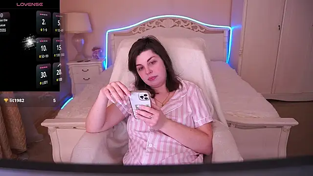 MirandaWong online show from 01-18-25, 11:11