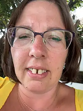 Snapshot of B_Bonya_m chatting on 02-15-25, 08:44 B Bonya m online show from 02-15-25, 08:44