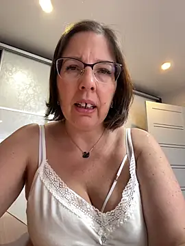 Snapshot of B_Bonya_m chatting on 03-11-25, 04:32 B Bonya m online show from 03-11-25, 04:32