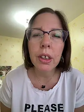Snapshot of B_Bonya_m chatting on 03-15-25, 03:18 B Bonya m online show from 03-15-25, 03:18