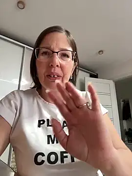 Snapshot of B_Bonya_m chatting on 03-20-25, 04:40 B Bonya m online show from 03-20-25, 04:40