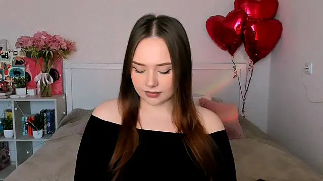 Snapshot of LittleKiitten chatting on 05-27-26, 02:36 LittleKiitten online show from 05-27-26, 02:36