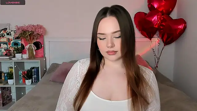 Snapshot of LittleKiitten chatting on 05-31-26, 02:35 LittleKiitten online show from 05-31-26, 02:35