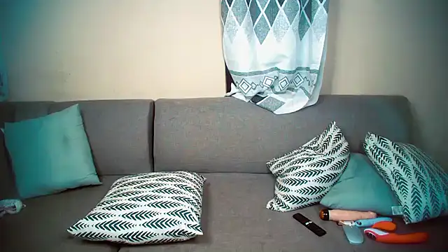 Snapshot of GoldenPussyXOXO chatting on 12-18-24, 02:21 GoldenPussyXOXO online show from 12-18-24, 02:21