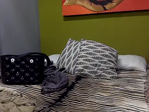 Snapshot of GoldenPussyXOXO chatting on 09-25-25, 02:37 GoldenPussyXOXO online show from 09-25-25, 02:37