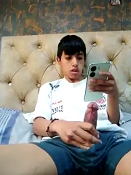 Snapshot of danuel23 chatting on 06-09-26, 03:34 danuel23 online show from 06-09-26, 03:34