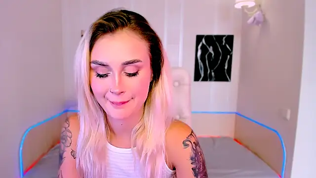  Ravenaa online show from 09-18-25, 10:17