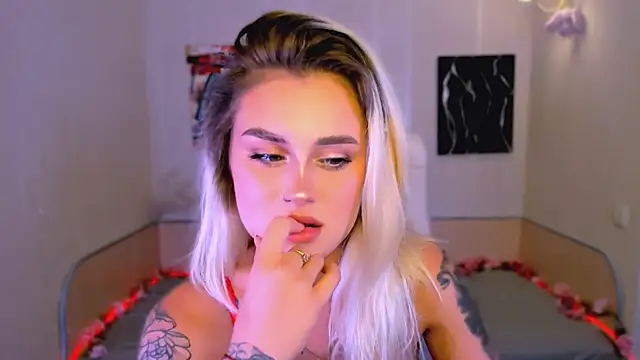  Ravenaa online show from 10-06-25, 02:58