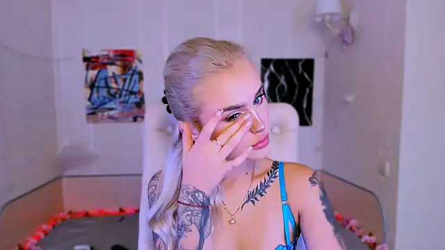  Ravenaa online show from 11-09-25, 08:01