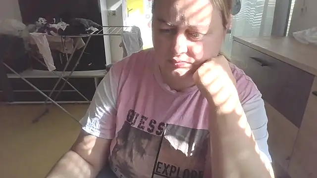 Snapshot of Meliss_Official9 chatting on 03-03-25, 12:37 Meliss Official9 online show from 03-03-25, 12:37