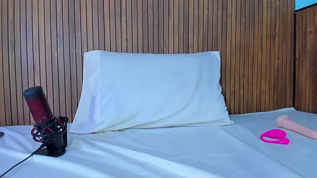 curvy rousi online show from 02-21-25, 05:42