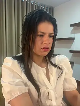 Snapshot of Alice_Biel chatting on 12-26-24, 12:38 Alice Biel online show from 12-26-24, 12:38