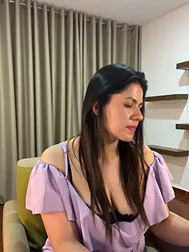 Snapshot of Alice_Biel chatting on 01-10-25, 01:21 Alice Biel online show from 01-10-25, 01:21