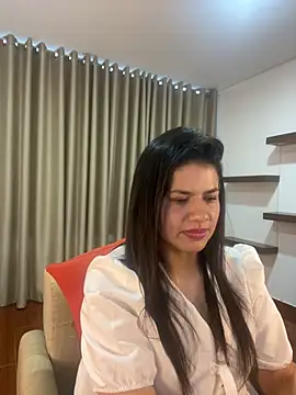 Snapshot of Alice_Biel chatting on 01-11-25, 04:57 Alice Biel online show from 01-11-25, 04:57