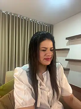 Snapshot of Alice_Biel chatting on 01-14-25, 12:45 Alice Biel online show from 01-14-25, 12:45