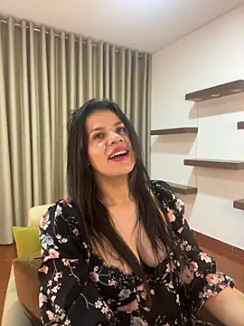 Snapshot of Alice_Biel chatting on 01-20-25, 02:32 Alice Biel online show from 01-20-25, 02:32