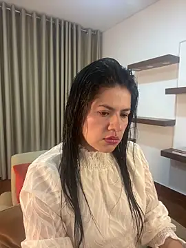 Snapshot of Alice_Biel chatting on 02-03-25, 08:46 Alice Biel online show from 02-03-25, 08:46