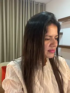 Snapshot of Alice_Biel chatting on 02-04-25, 01:34 Alice Biel online show from 02-04-25, 01:34