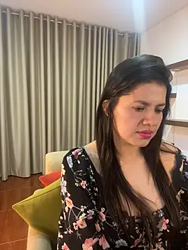 Snapshot of Alice_Biel chatting on 02-05-25, 12:42 Alice Biel online show from 02-05-25, 12:42