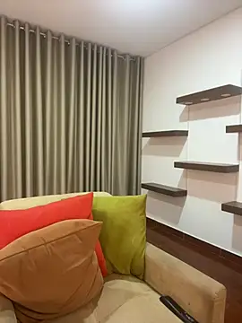 Snapshot of Alice_Biel chatting on 02-11-25, 11:01 Alice Biel online show from 02-11-25, 11:01