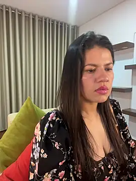 Snapshot of Alice_Biel chatting on 02-17-25, 12:32 Alice Biel online show from 02-17-25, 12:32