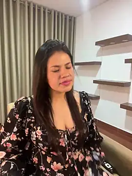 Snapshot of Alice_Biel chatting on 03-10-25, 01:01 Alice Biel online show from 03-10-25, 01:01