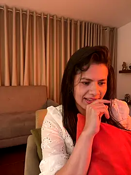 Snapshot of Alice_Biel chatting on 10-30-25, 03:08 Alice Biel online show from 10-30-25, 03:08