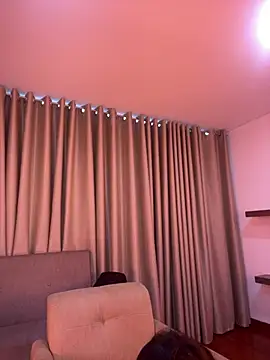 Snapshot of Alice_Biel chatting on 04-01-26, 02:58 Alice Biel online show from 04-01-26, 02:58