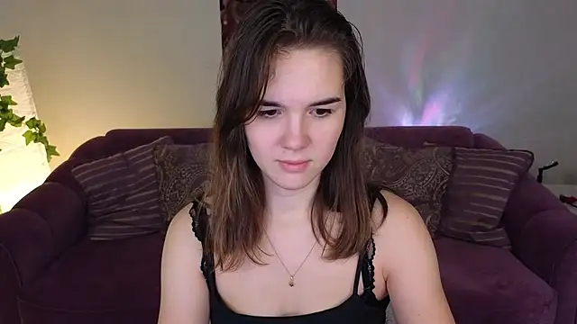 Snapshot of LindaRobertz chatting on 12-16-24, 12:15 LindaRobertz online show from 12-16-24, 12:15