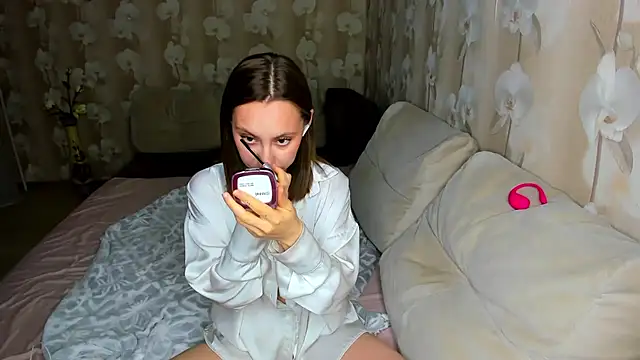 MelodyOfLovee online show from 04-23-26, 12:45