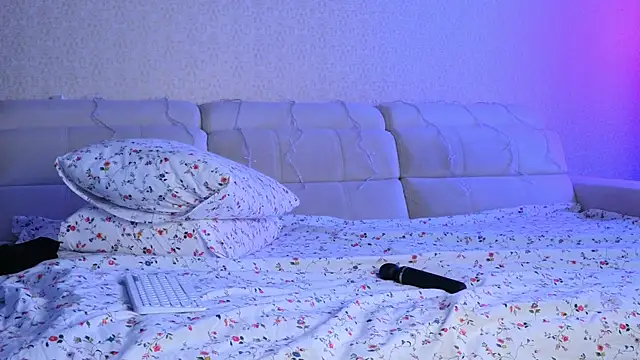 elsa limerence online show from 01-04-25, 07:34