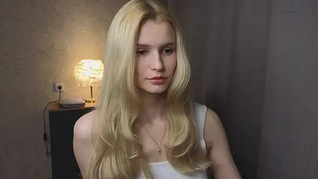Snapshot of elsa_limerence chatting on 06-23-26, 03:10 elsa limerence online show from 06-23-26, 03:10