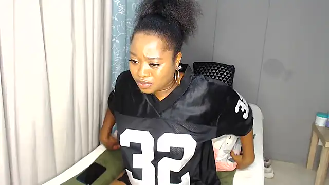 Snapshot of Sexyboobs330 chatting on 02-20-25, 04:46 Sexyboobs330 online show from 02-20-25, 04:46