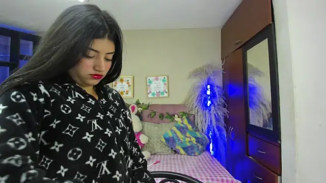 Lia Keen online show from 02-14-25, 07:54