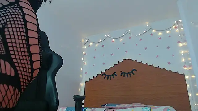 Snapshot of Chinatsu_t chatting on 01-23-25, 04:09 Chinatsu t online show from 01-23-25, 04:09
