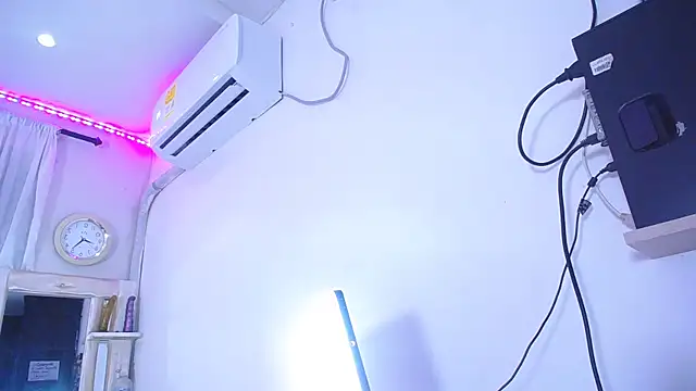 Snapshot of Isis_queen1 chatting on 12-19-24, 09:49 Isis queen1 online show from 12-19-24, 09:49