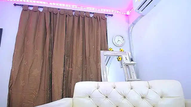 Snapshot of Isis_queen1 chatting on 03-07-25, 10:10 Isis queen1 online show from 03-07-25, 10:10