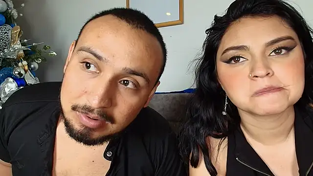 Snapshot of XXCOUPLESSEX chatting on 01-04-25, 07:03 XXCOUPLESSEX online show from 01-04-25, 07:03