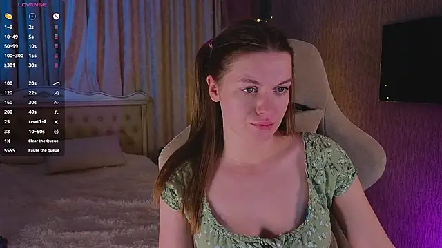 Snapshot of Lovella_Lips chatting on 12-23-24, 01:45 Lovella Lips online show from 12-23-24, 01:45