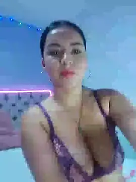 Snapshot of Anal_Luucia chatting on 02-05-25, 01:44 Anal Luucia online show from 02-05-25, 01:44