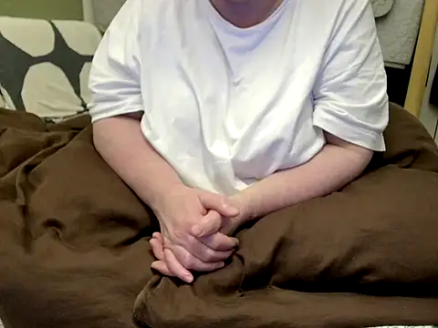 Snapshot of MarthaBriest chatting on 05-14-26, 02:07 MarthaBriest online show from 05-14-26, 02:07