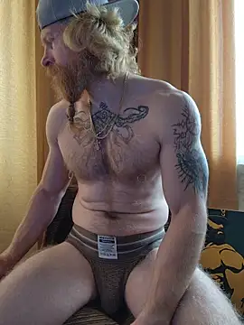Snapshot of Gingerbeard40 chatting on 04-18-26, 05:22 Gingerbeard40 online show from 04-18-26, 05:22