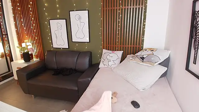 brigiitte rohan online show from 09-17-25, 03:08