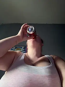Snapshot of busty-bella1 chatting on 07-05-26, 07:43 busty-bella1 online show from 07-05-26, 07:43