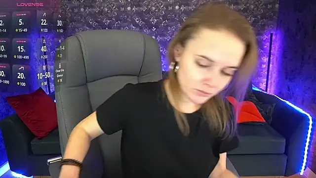 Snapshot of MaribelRiverr_ chatting on 12-19-24, 10:02 MaribelRiverr  online show from 12-19-24, 10:02