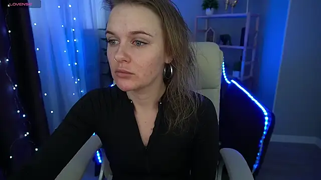 Snapshot of MaribelRiverr_ chatting on 01-11-25, 06:35 MaribelRiverr  online show from 01-11-25, 06:35