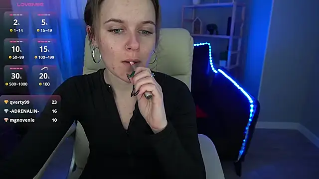Snapshot of MaribelRiverr_ chatting on 01-11-25, 01:43 MaribelRiverr  online show from 01-11-25, 01:43