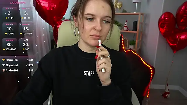 Snapshot of MaribelRiverr_ chatting on 02-15-25, 09:49 MaribelRiverr  online show from 02-15-25, 09:49
