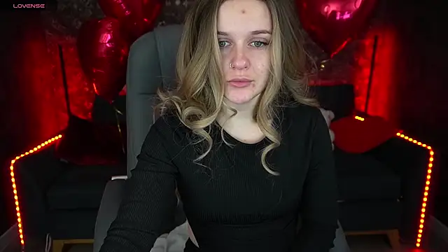 Snapshot of MaribelRiverr_ chatting on 02-16-25, 06:32 MaribelRiverr  online show from 02-16-25, 06:32